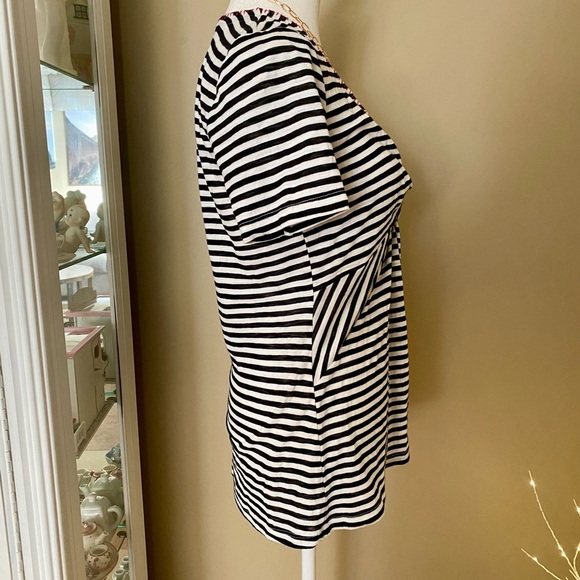 Anthropologie Fitted Top - Picture 6 of 10